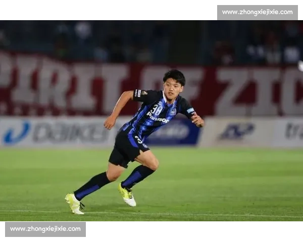 足坛喜事！堂安律大婚 日本国脚齐聚 美妆博主娇妻亮相