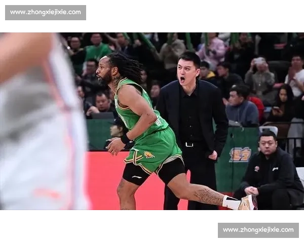 辽篮官宣第三外援离队！刘总锁定双外援目标，玄冥二老续约留队